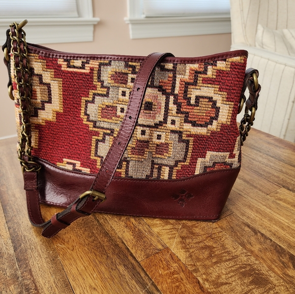 Patricia Nash Red Peruvian Tapestry Salvina Leather Shoulder purse chain bag. - Picture 3 of 5